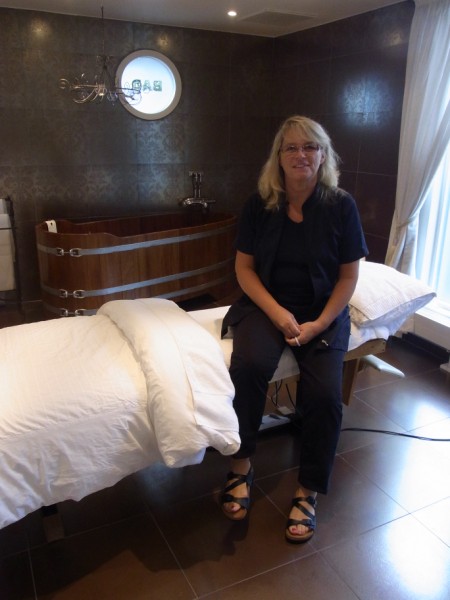 Inger Sandin p&aring; Wellnesshouse i JOBI sandaler.