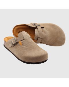 Beige sandaltoffel p&aring; fotb&auml;dd av kork. SoftSole 8.0 innersula.