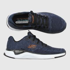 Svarta sneakers Skechers Skyline Surefire - sköna promenadskor.