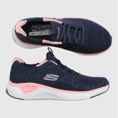 Svarta sneakers Skechers Skyline Surefire - sköna promenadskor.
