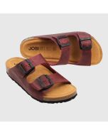 Sandal med två remmar och svart sula i färg rubin. Korkfotbädd softsole 8.0