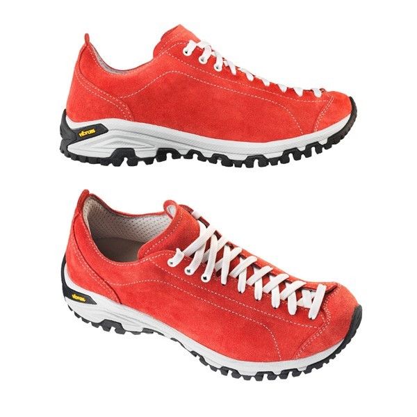 Knalliga sneakers i röd mjuk mocka. Sportigt trendigt!