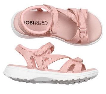 Rosa sportsandal som med god avlastning gör både kropp och knopp glada.