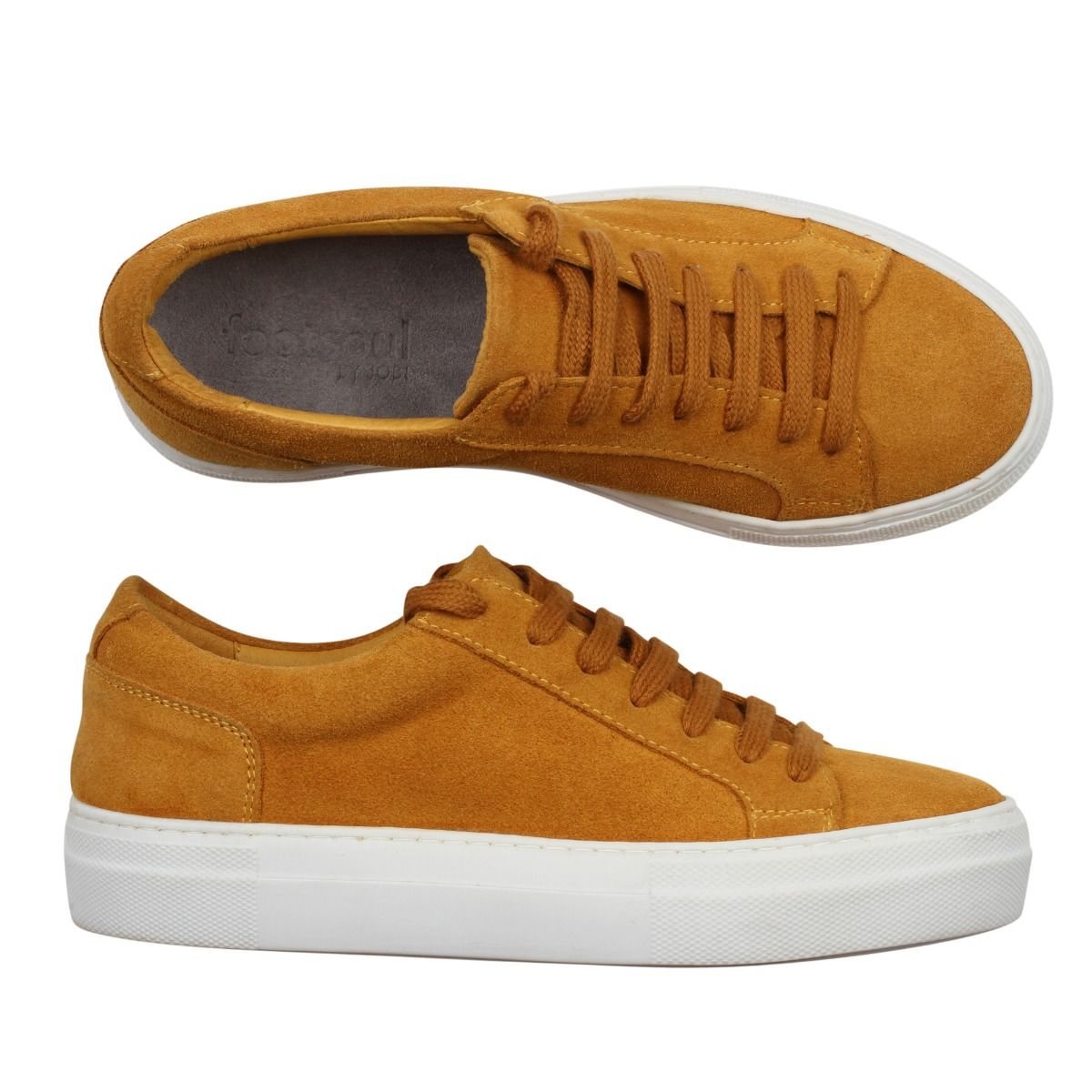 Klassiska italienska sneakers i mjukt skinn, finns i grått och svart. Med maximalt stötdämpanade och uttagbar innersula.